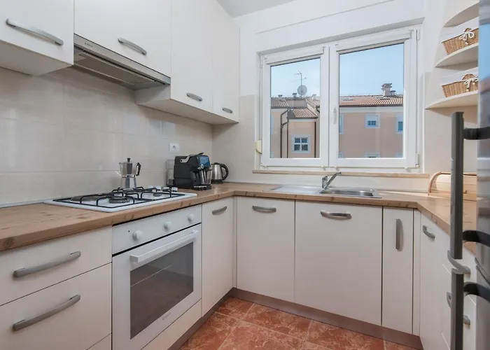 Apartment Melarnian Near The Beach In Umag