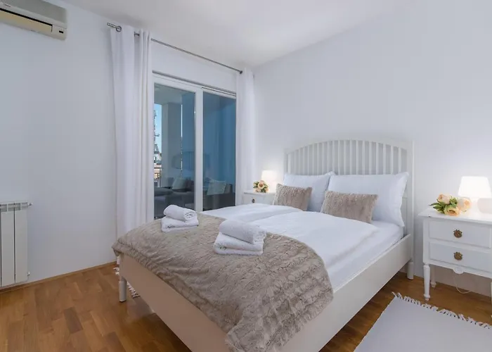 Apartment Melarnian Near The Beach In Umag