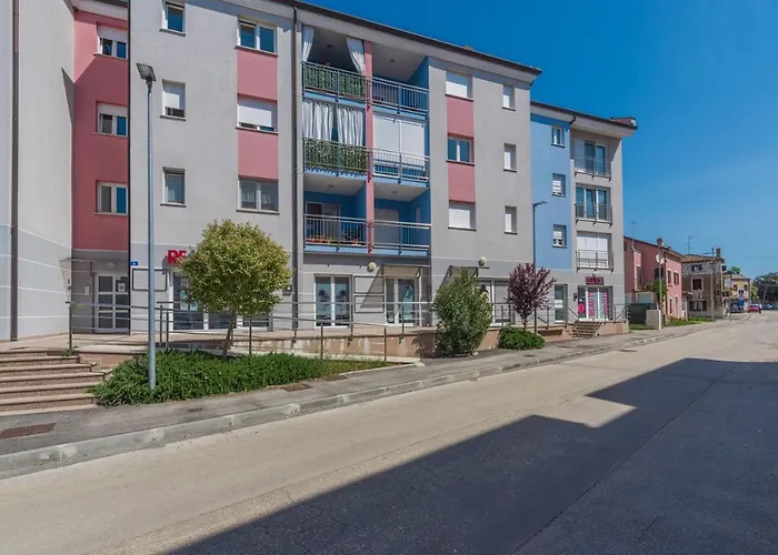 Apartment Melarnian Near The Beach In Umag